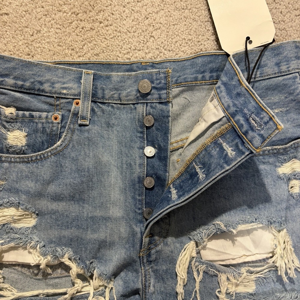 Levi's 501 Denim Shorts Button Fly Distressed Ripped Women's 30 W30 NWT New - Picture 5 of 12